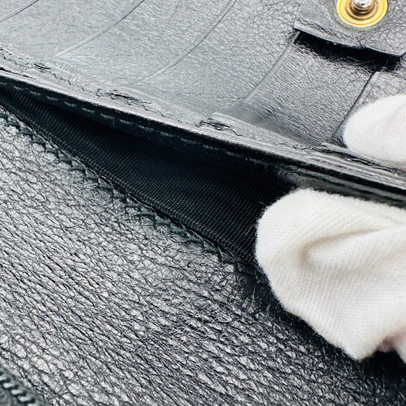 Gucci Gold Emblem Wallet - Picture 11 of 12